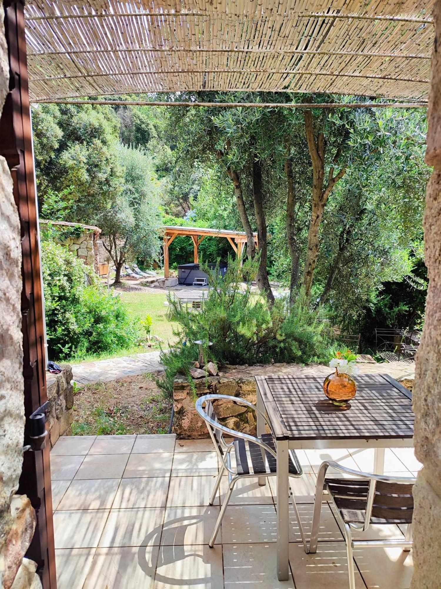 Entre Mer & Maquis, L'Ame De La Corse En Gites De Charme Avec Jacuzzi, Proche Ajaccio Peri Exterior photo